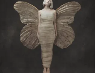 AURORA – All My Demons Greeting Me as a Friend