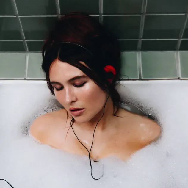 Mimi Webb – Confessions