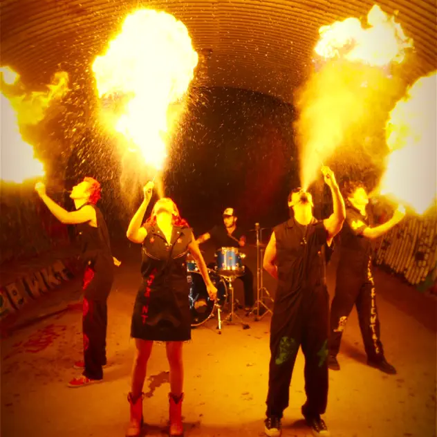 S8NT ELEKTRIC – OFF THE EDGE