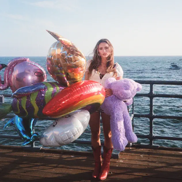 Kenzie Cait – sun kissed (deluxe)
